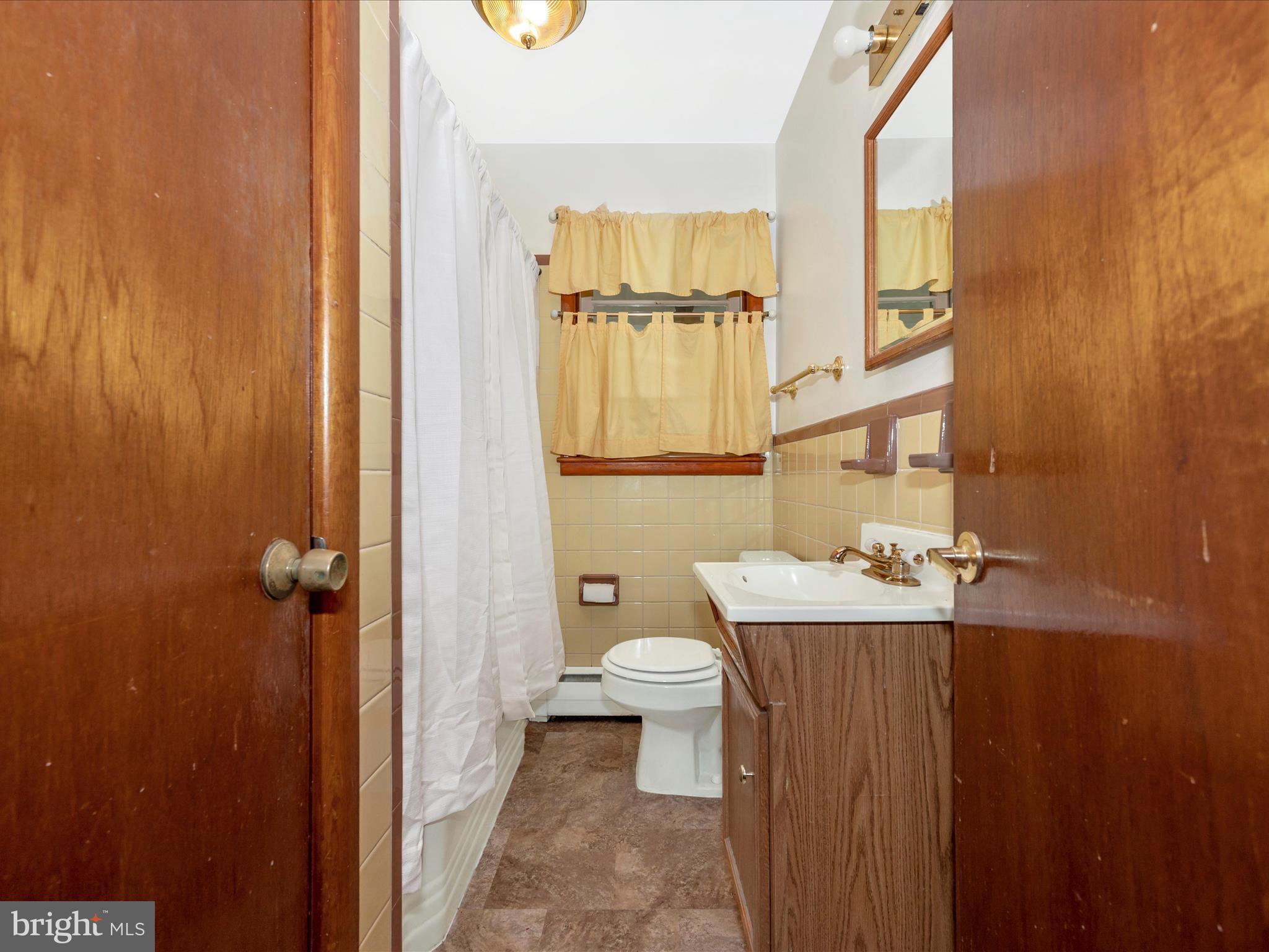 14054 Hoovers Mill Road Rocky Ridge, MD 21778 - Photo 26 of 56 Bathroom