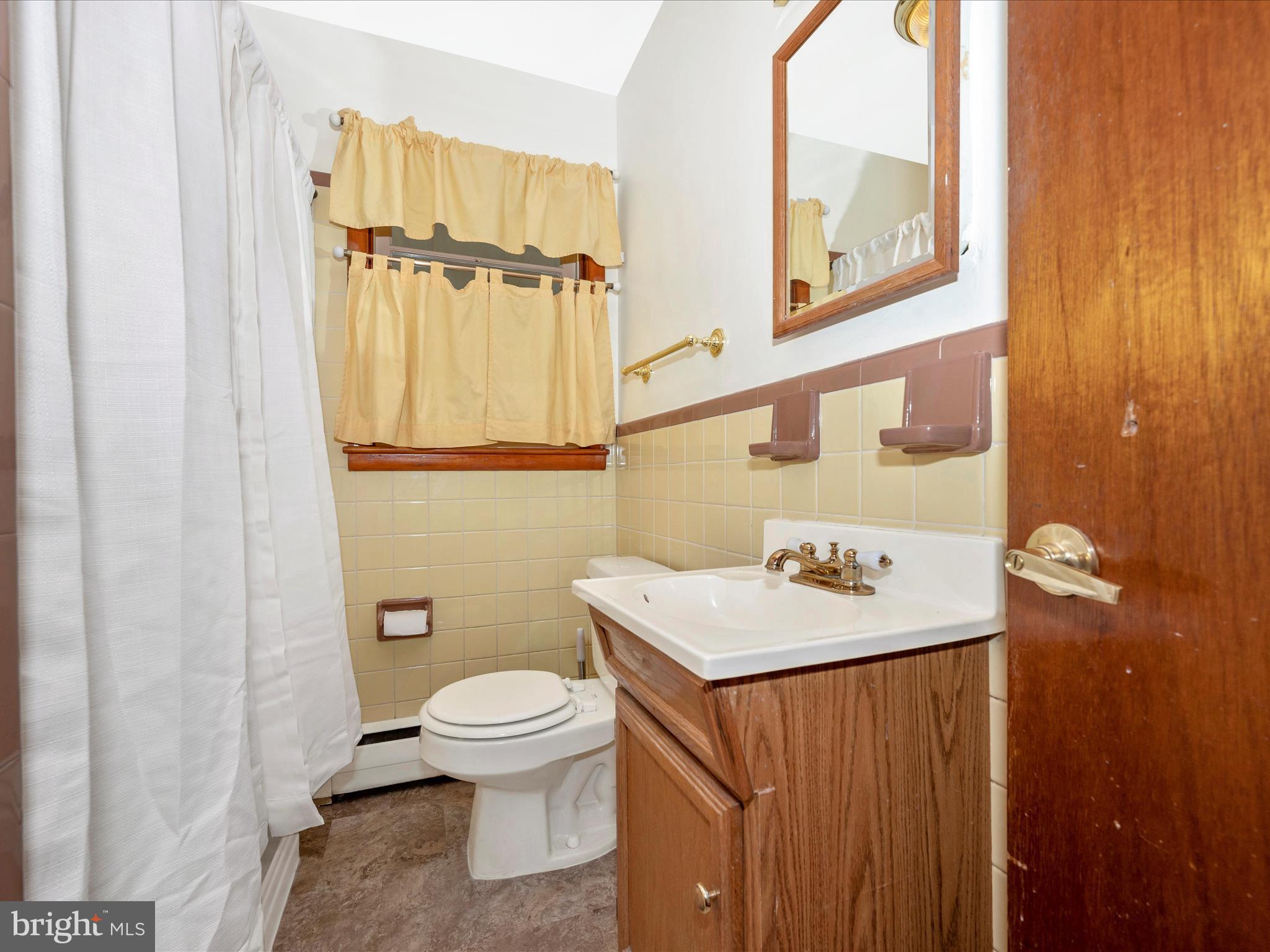 14054 Hoovers Mill Road Rocky Ridge, MD 21778 - Photo 27 of 56 Bathroom