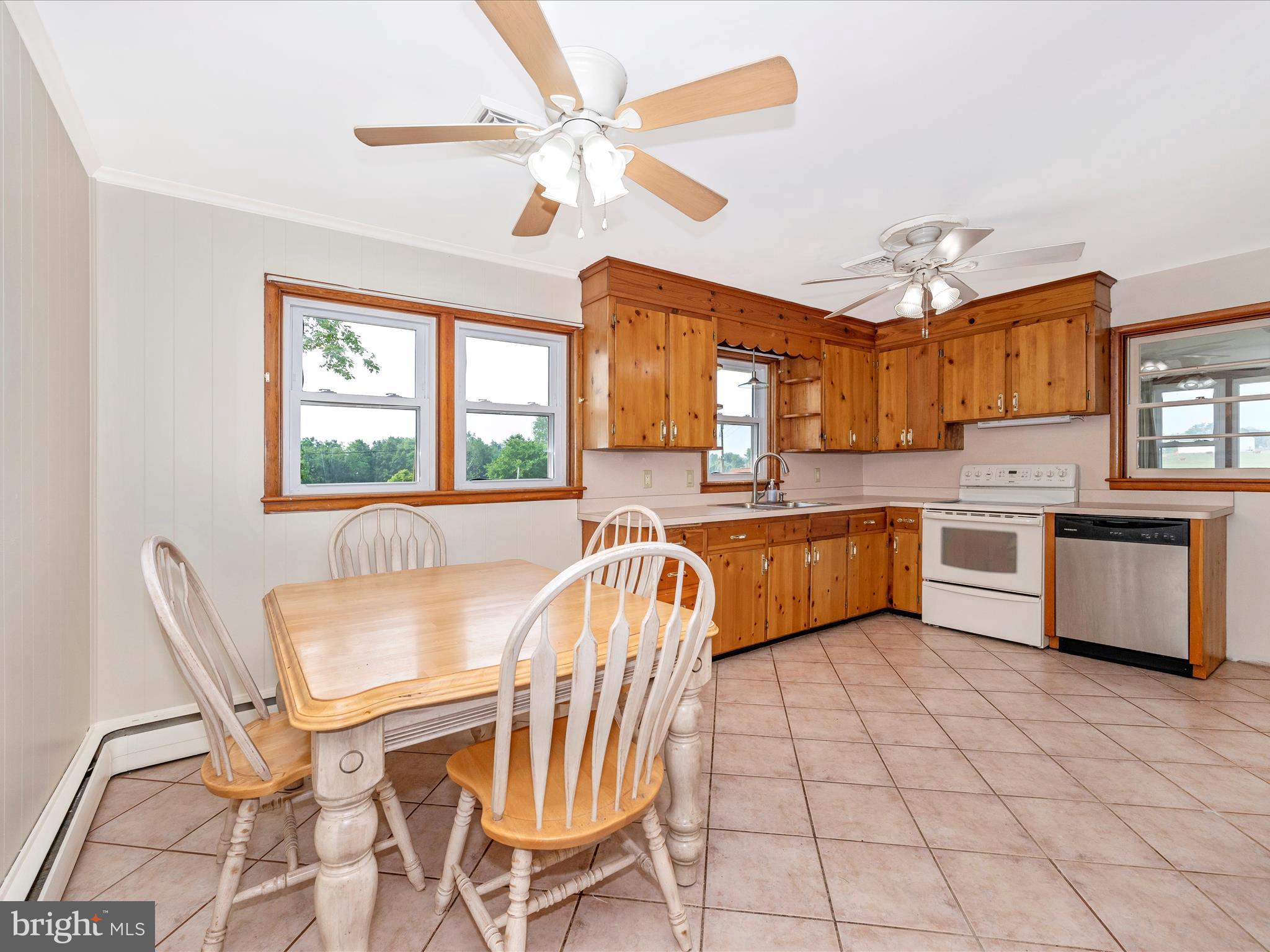 14054 Hoovers Mill Road Rocky Ridge, MD 21778 - Photo 6 of 56 Dining Area