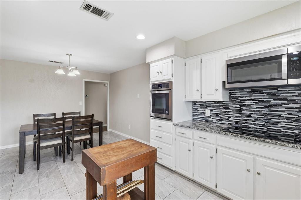 2413 Meadow View Bedford, TX 76021 - Photo 10 of 39