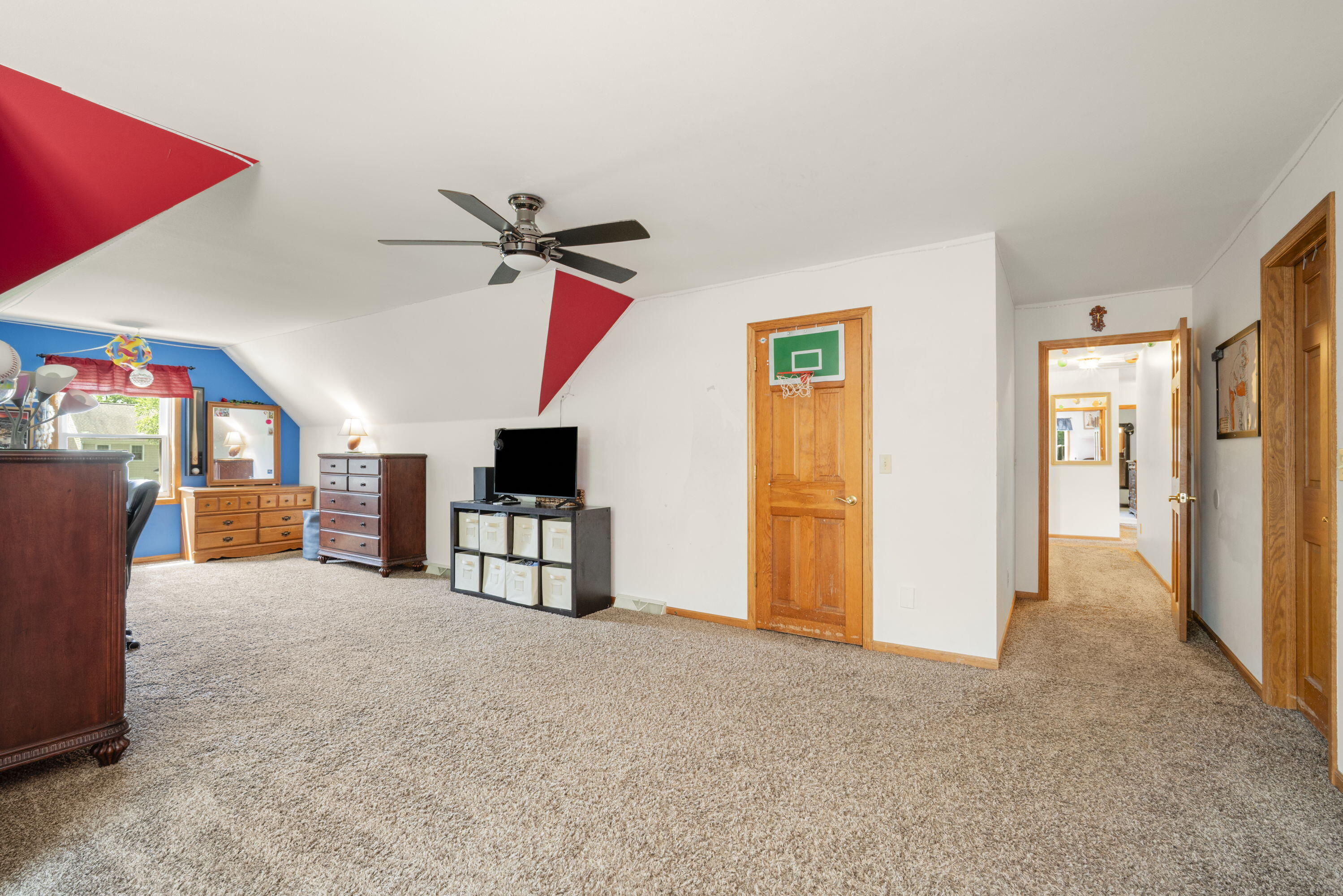 149 Hickory Drive Delafield, WI 53018 - Photo 25 of 43 25_imgDSC03254