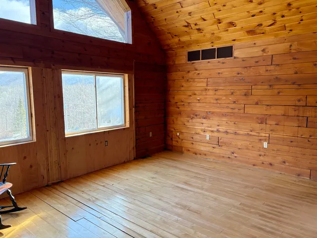 $324,950 | 306 Sparrow Drive, Stamford, VT 05352