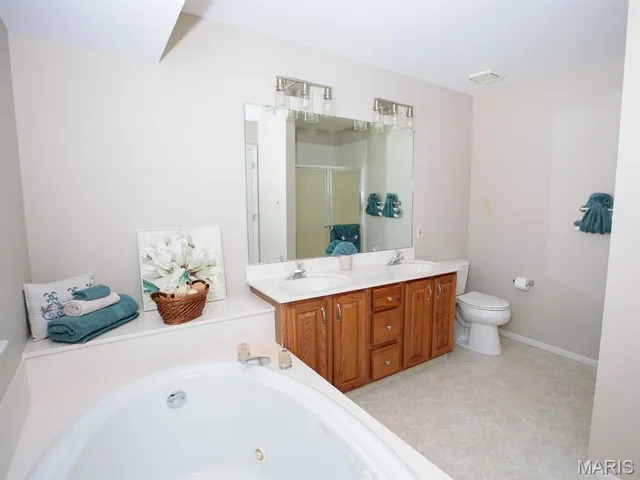 $429,500 | 5070 Douglas Park Drive, St. Peters, MO 63304