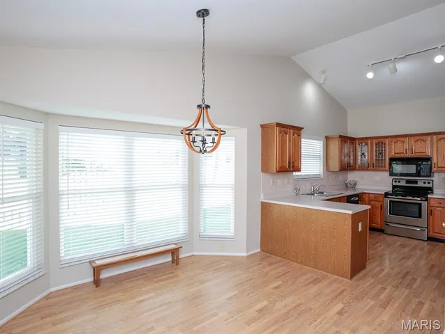 $429,500 | 5070 Douglas Park Drive, St. Peters, MO 63304