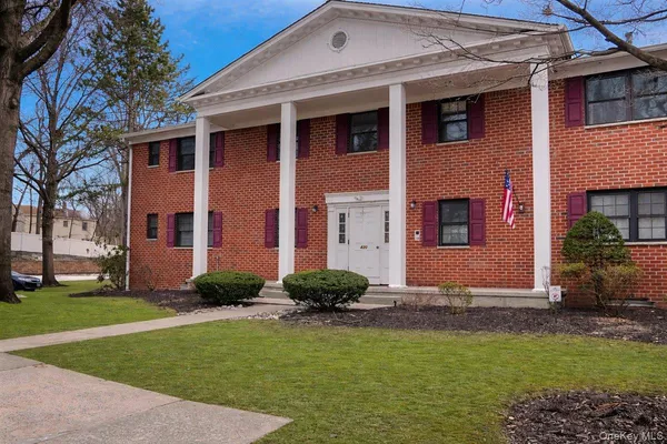 $3,200 | 430 Somerset Drive, Unit F, Pearl River, NY 10965