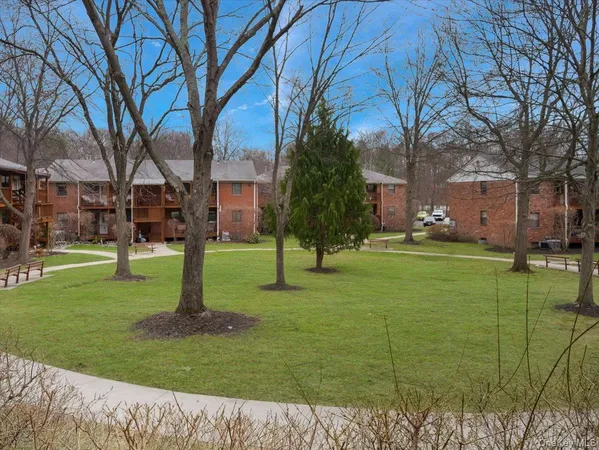 $3,200 | 430 Somerset Drive, Unit F, Pearl River, NY 10965