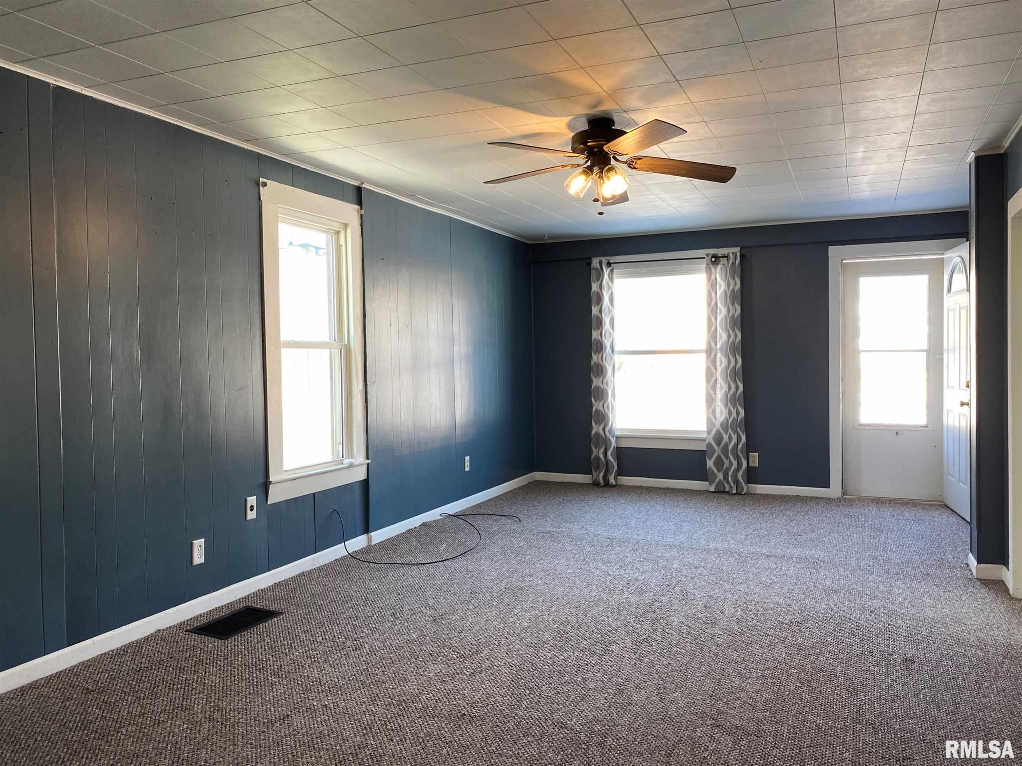 886 West Locust Street Canton, IL 61520 - Photo 3 of 30 Gallery Image 3