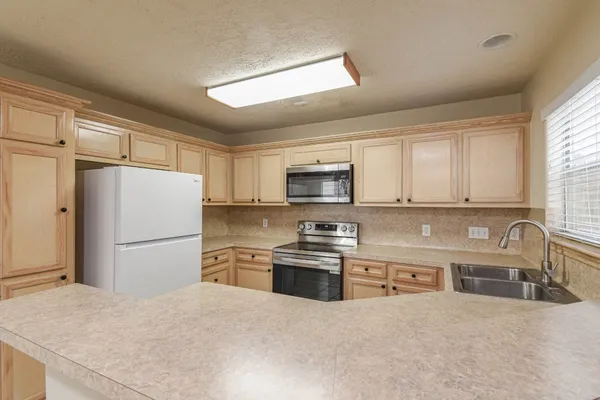$1,875 | 213 Foster Street, Tomball, TX 77375