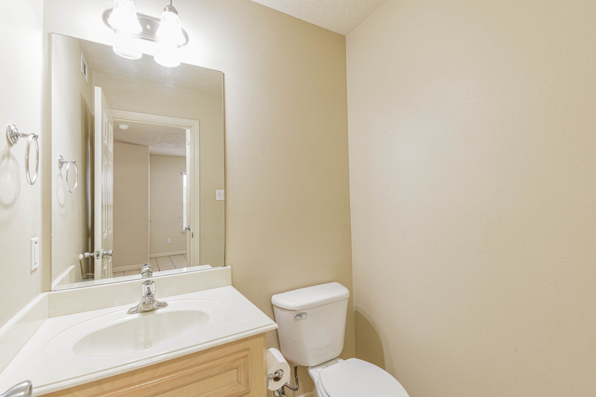 213 Foster Street Tomball, TX 77375 - Photo 7 of 22