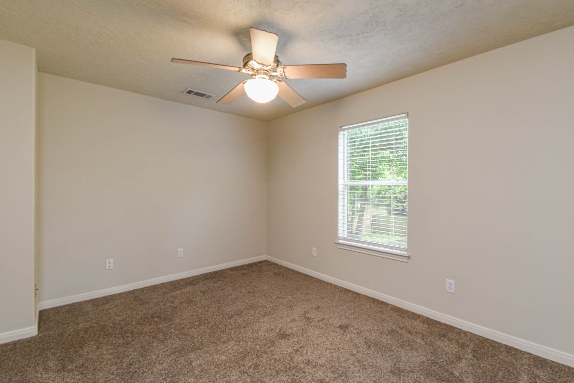 213 Foster Street Tomball, TX 77375 - Photo 8 of 22