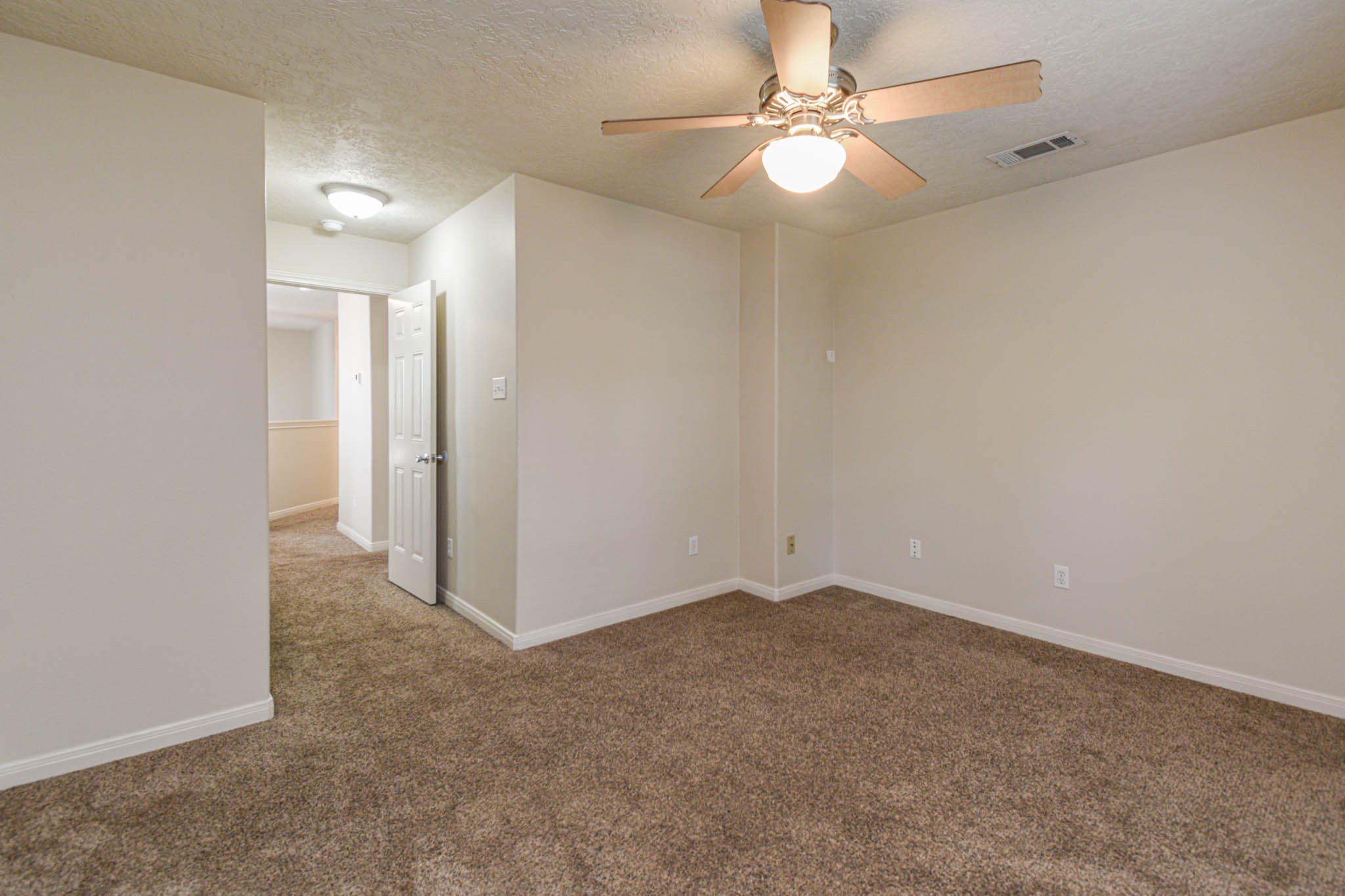 213 Foster Street Tomball, TX 77375 - Photo 9 of 22