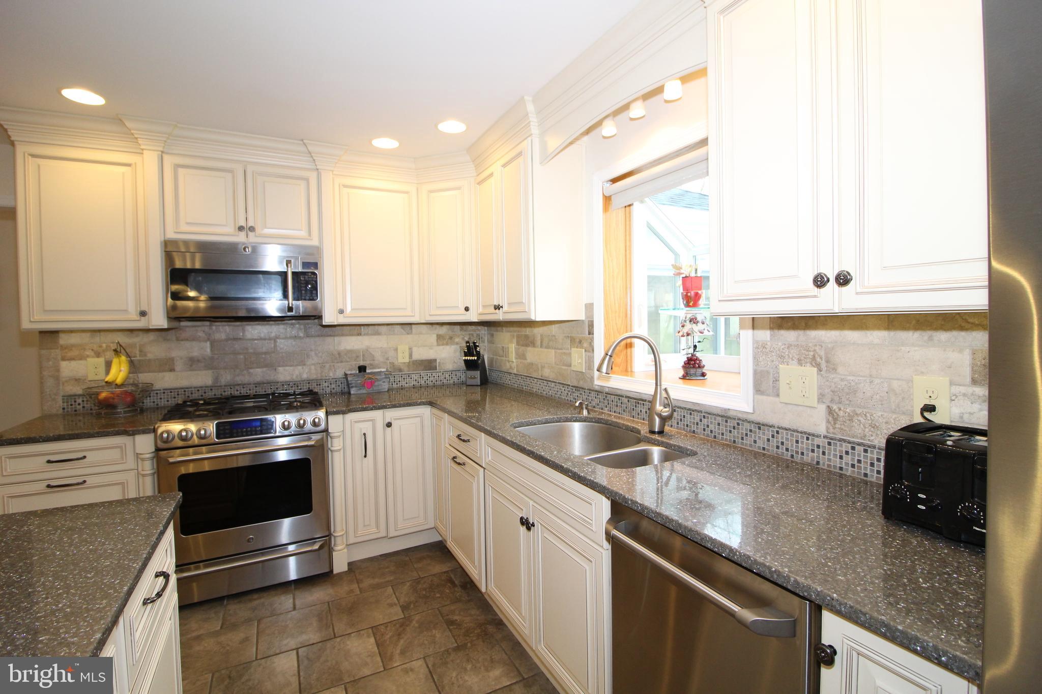 2511 North Gate Road Wilmington, DE 19810 - Photo 14 of 35 Stainless Steel Appliances