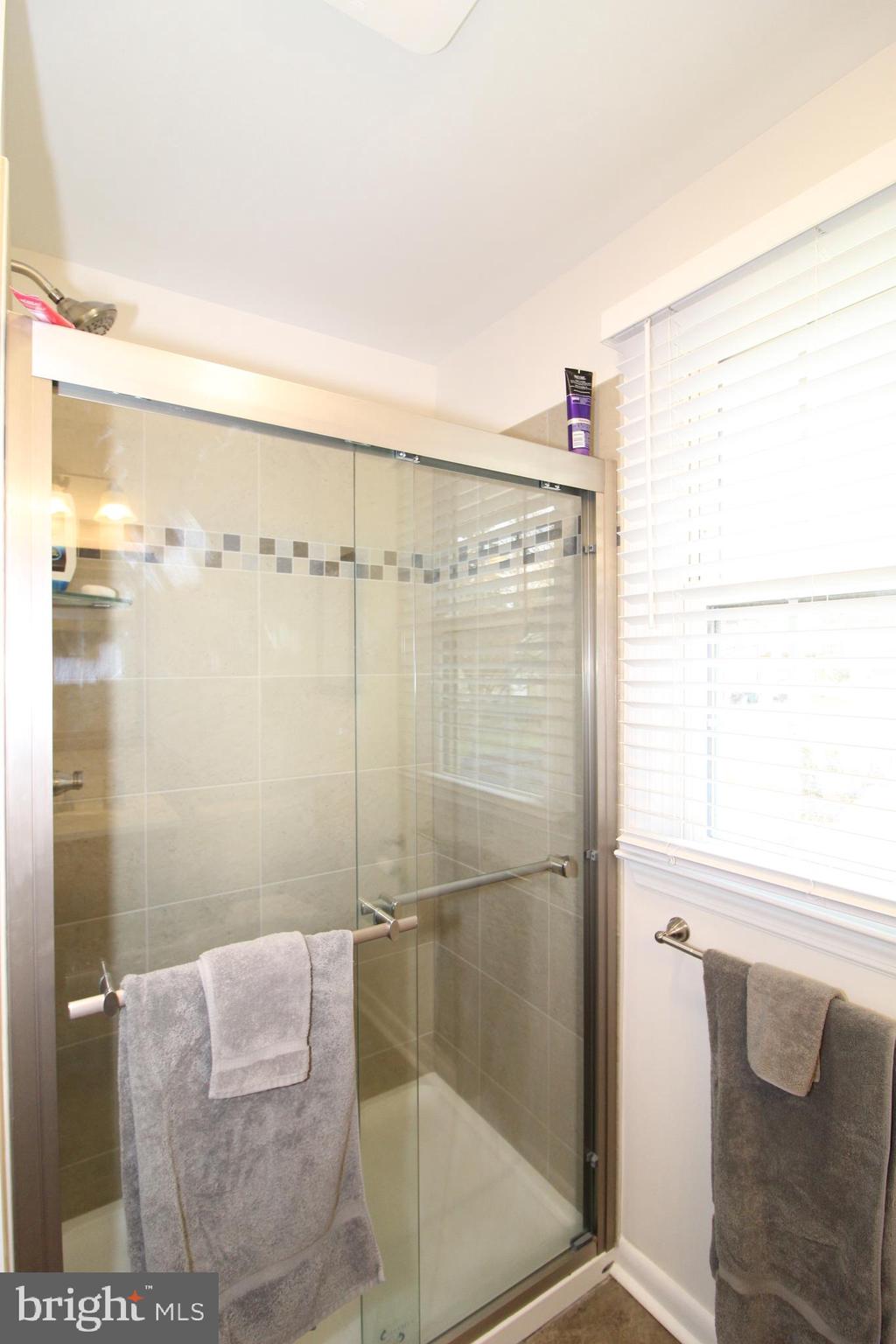 2511 North Gate Road Wilmington, DE 19810 - Photo 25 of 35 Double Shower with Glass Doors