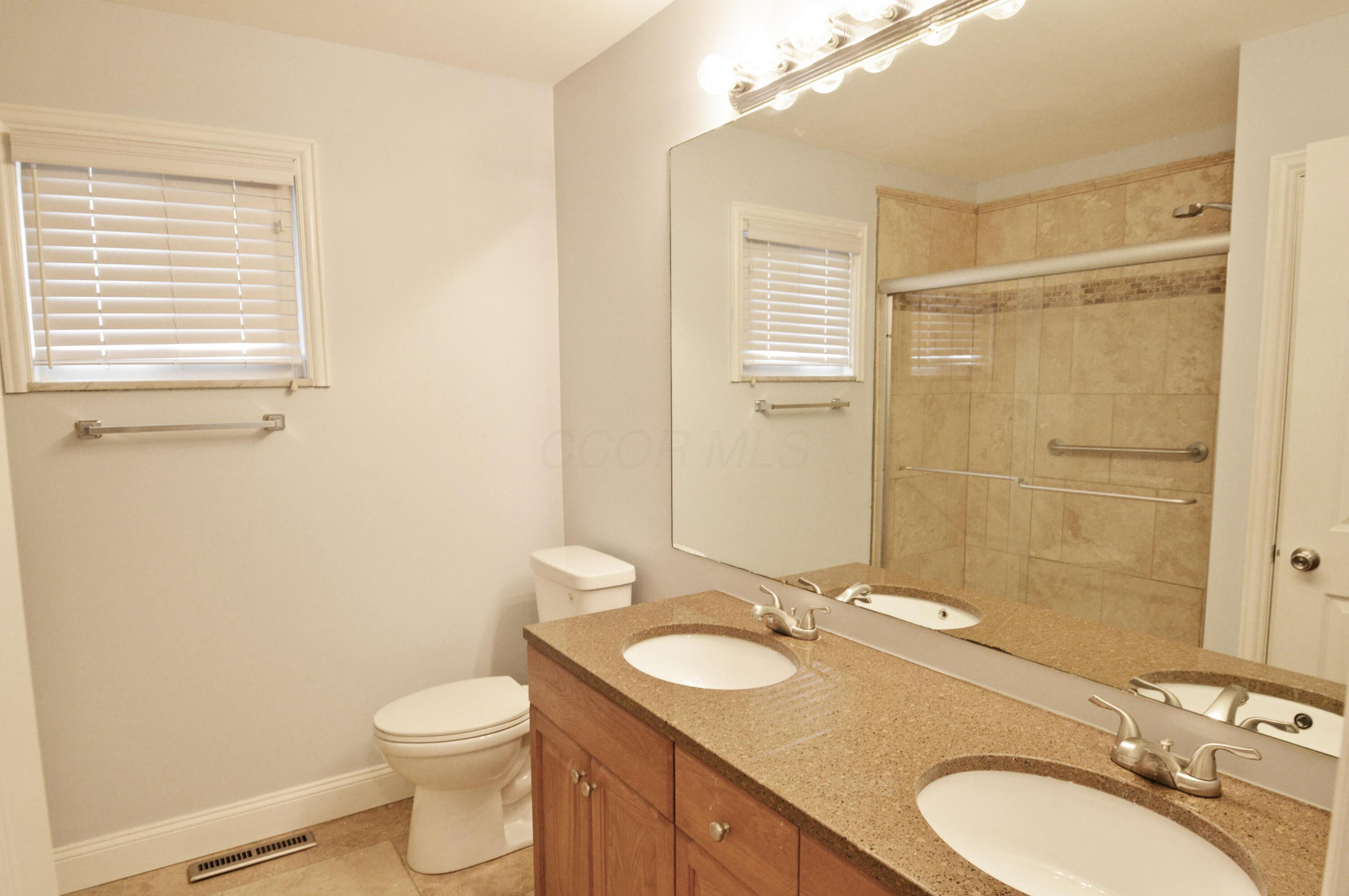 5138 Roberts Road Hilliard, OH 43026 - Photo 22 of 35 Primary Bathroom A
