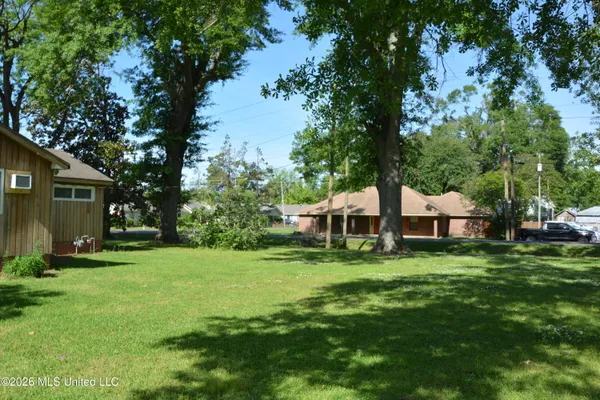 $179,000 | 407 East 16th Street, Yazoo City, MS 39194