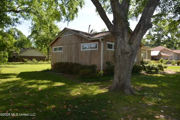 $179,000 | 407 East 16th Street, Yazoo City, MS 39194