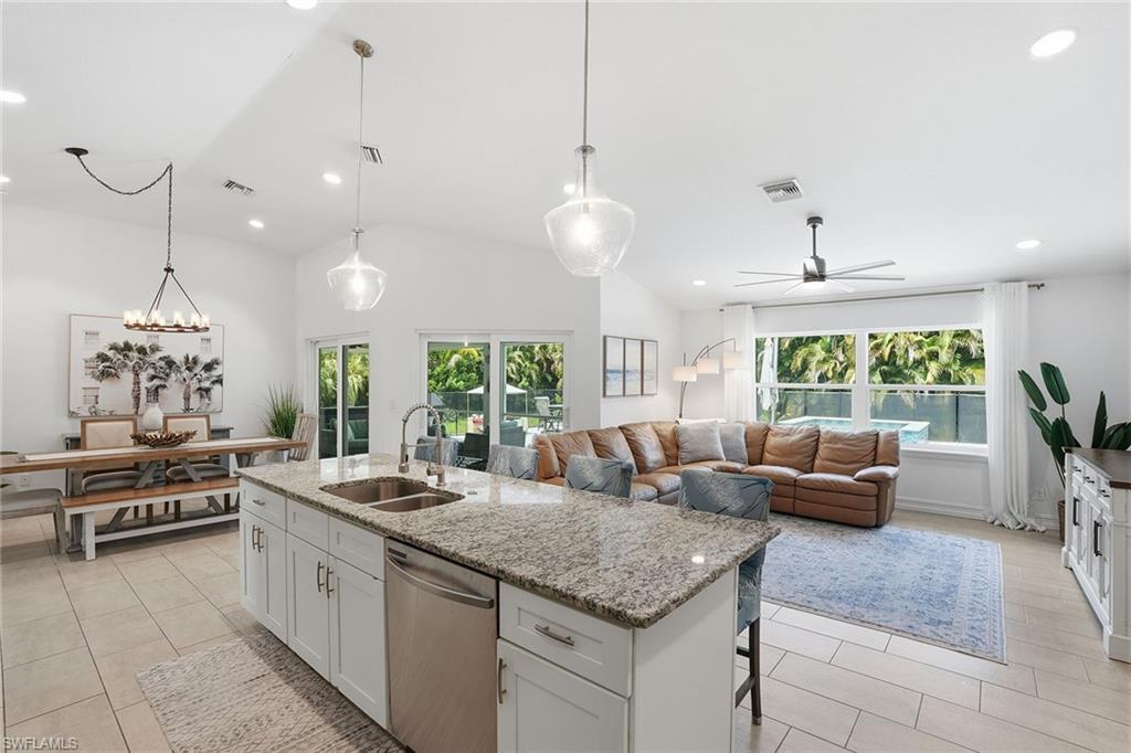 721 Logan Boulevard South Naples, FL 34119 - Photo 11 of 46