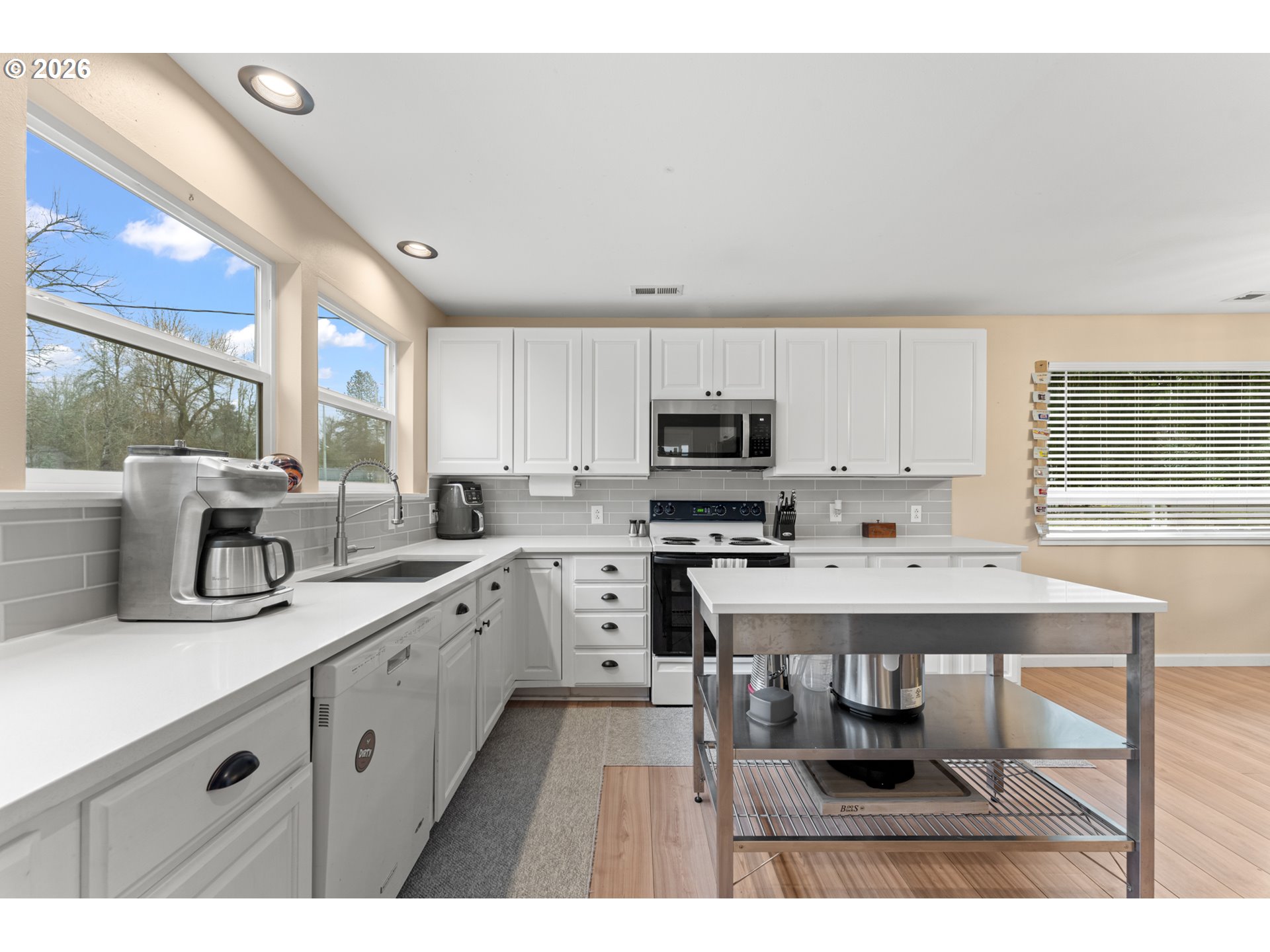 7250 Southwest 70th Avenue Portland, OR 97223 - Photo 17 of 40