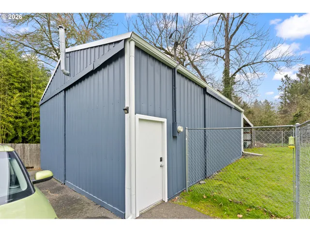 $585,000 | 7250 Southwest 70th Avenue, Portland, OR 97223