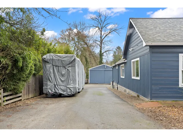 $585,000 | 7250 Southwest 70th Avenue, Portland, OR 97223