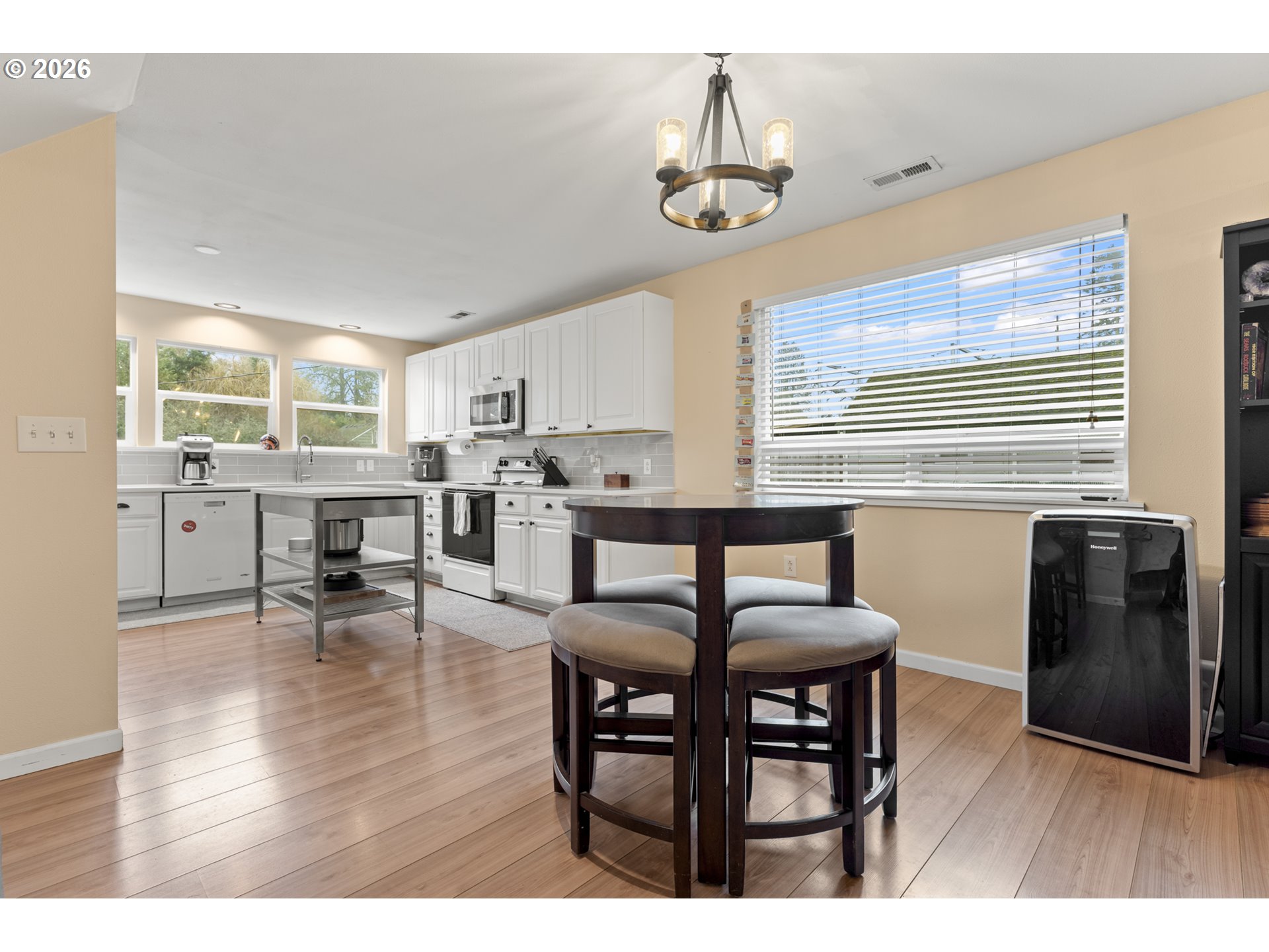 7250 Southwest 70th Avenue Portland, OR 97223 - Photo 10 of 40