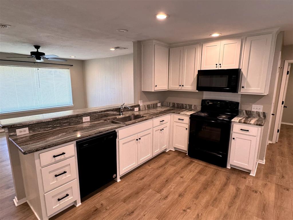 321 East Lake Street Krum, TX 76249 - Photo 12 of 24