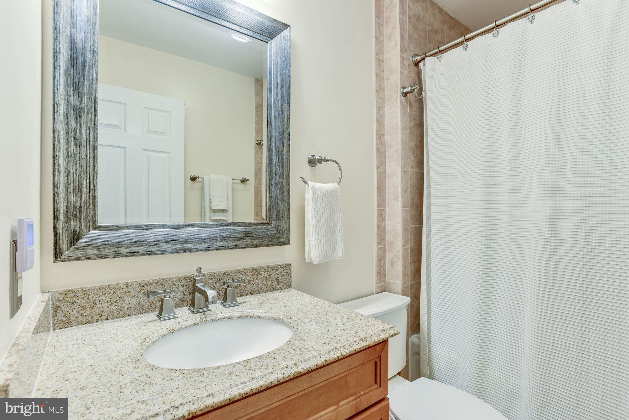 8016 Rocky Run Road Gainesville, VA 20155 - Photo 17 of 30 Bath