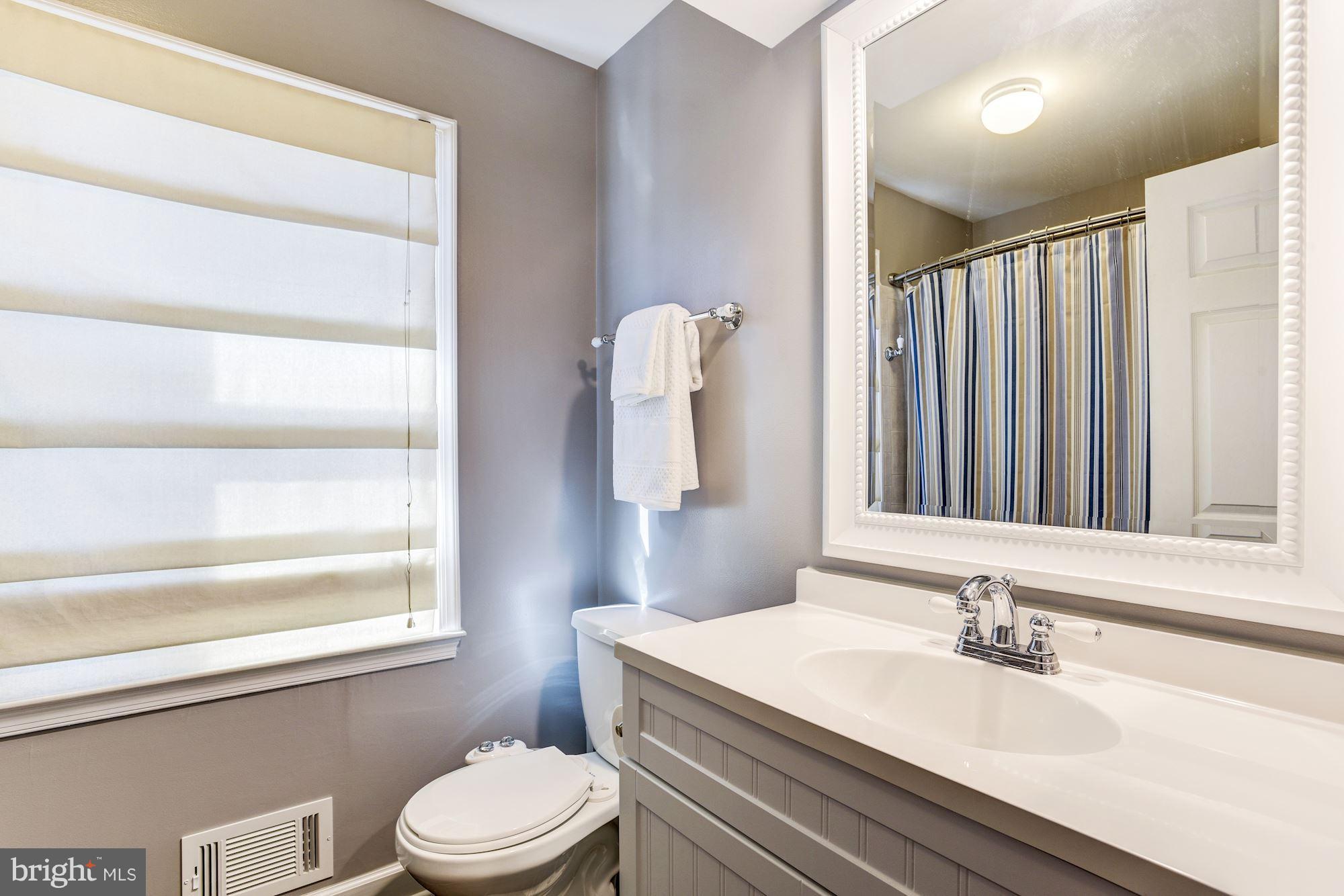 8016 Rocky Run Road Gainesville, VA 20155 - Photo 20 of 30 Bath