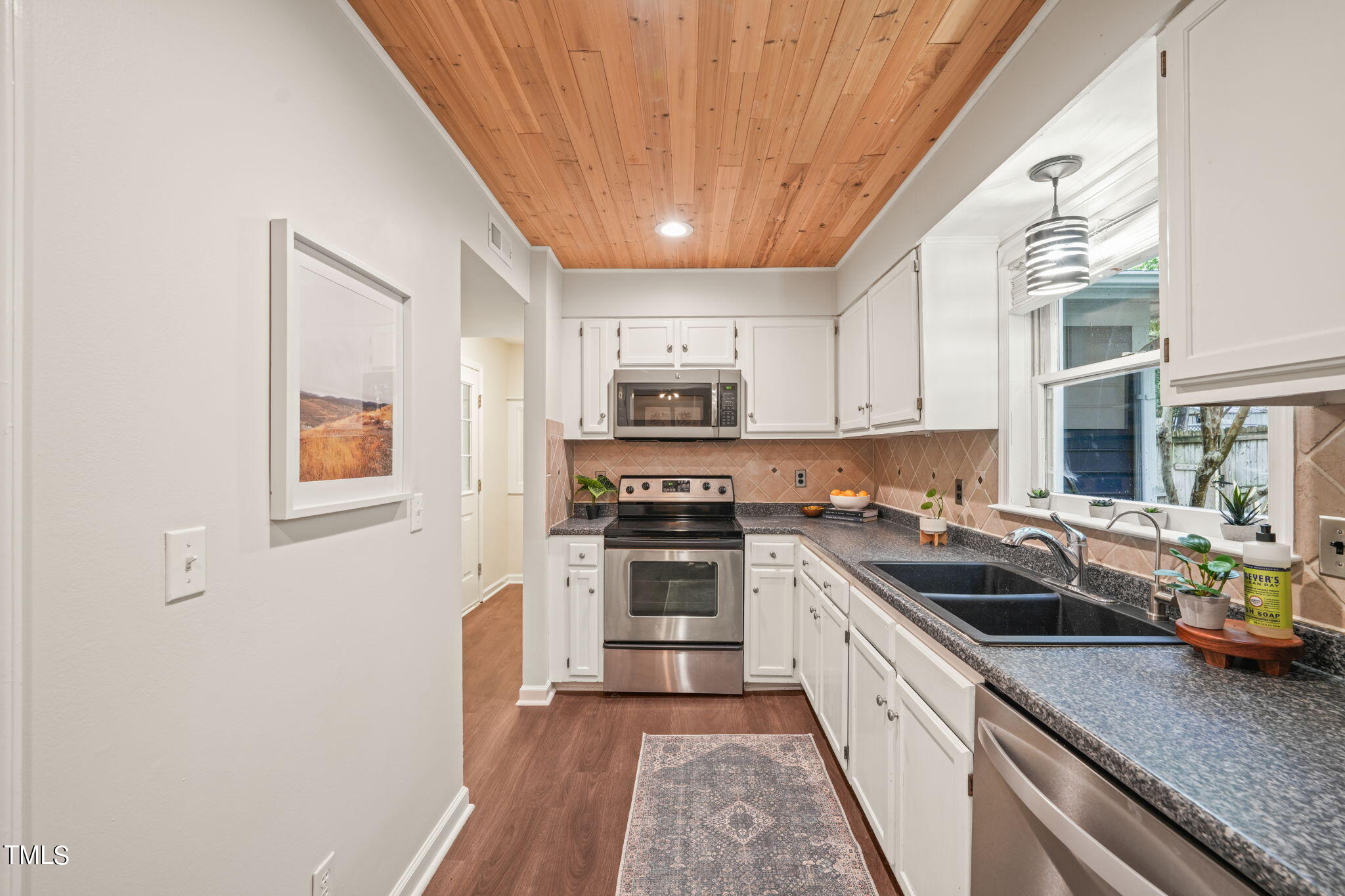 3211 Lassiter Street Durham, NC 27707 - Photo 12 of 48 12-web-or-mls-DSC02415