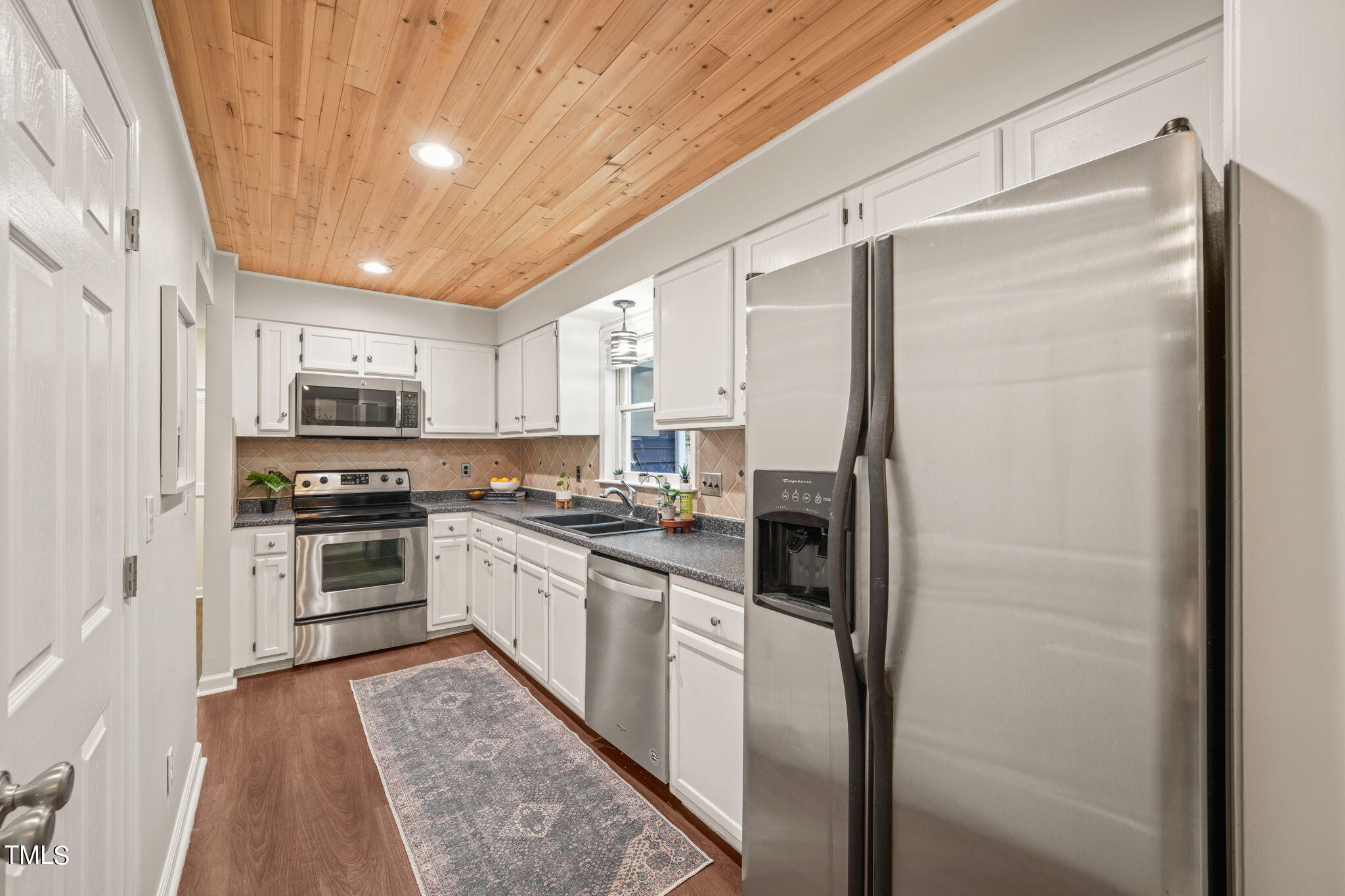 3211 Lassiter Street Durham, NC 27707 - Photo 14 of 48 14-web-or-mls-DSC02425