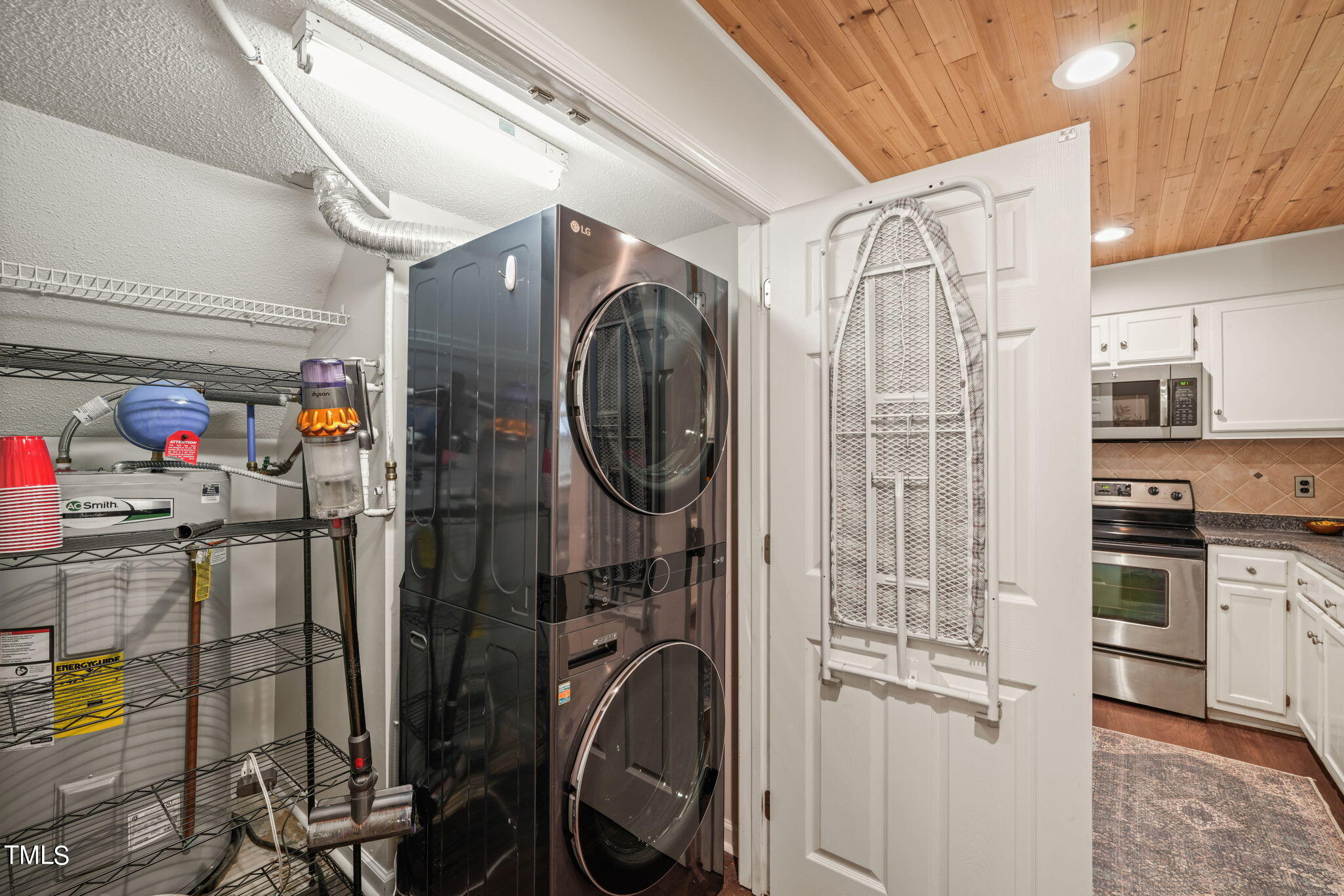 3211 Lassiter Street Durham, NC 27707 - Photo 15 of 48 15-web-or-mls-DSC02430