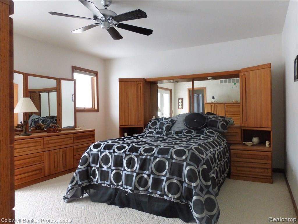 8654 Indian Clarkston, MI 48348 - Photo 19 of 35 15.JPG