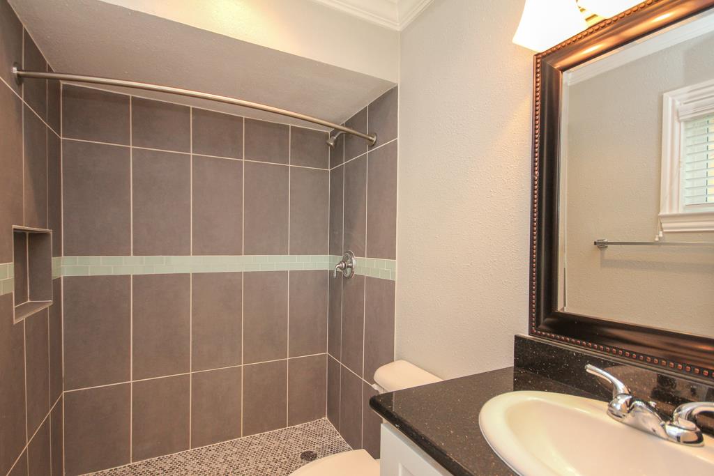 2011 Marshall Street, Unit 18 Houston, TX 77098 - Photo 14 of 18