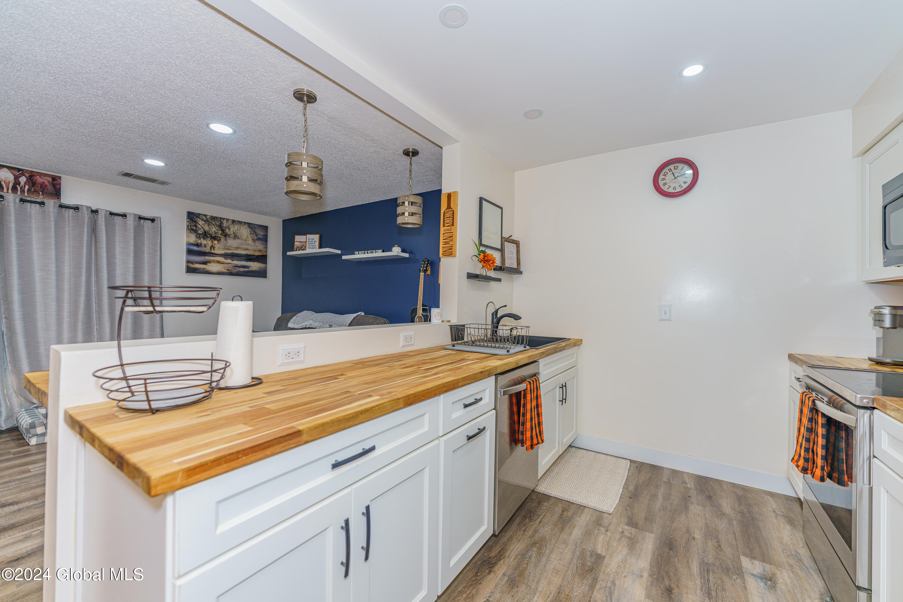 106 Ridgewood Terrace Albany, NY 12203 - Photo 13 of 28 2 Greatroom 10