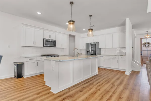 $469,900 | 200 Valleyview Lane, Oakland, TN 38060