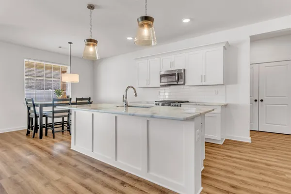 $469,900 | 200 Valleyview Lane, Oakland, TN 38060