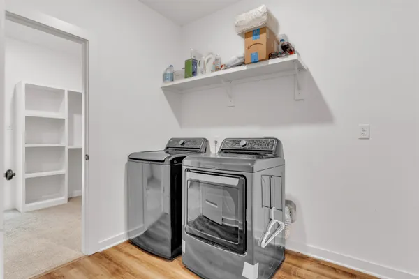 $469,900 | 200 Valleyview Lane, Oakland, TN 38060