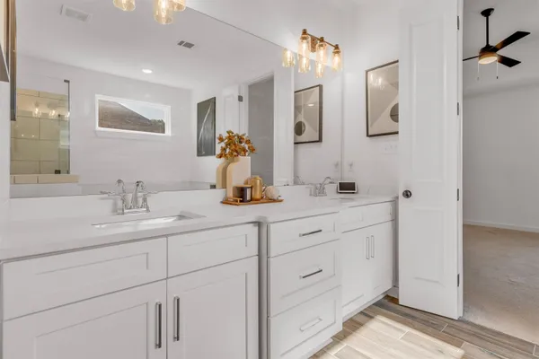 $469,900 | 200 Valleyview Lane, Oakland, TN 38060