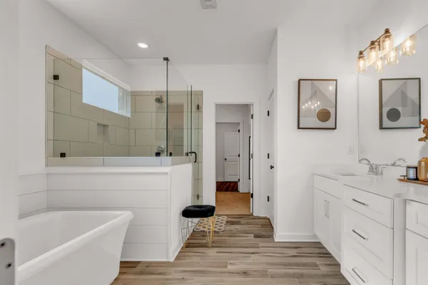 $469,900 | 200 Valleyview Lane, Oakland, TN 38060