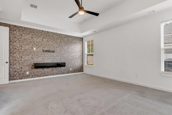 $469,900 | 200 Valleyview Lane, Oakland, TN 38060