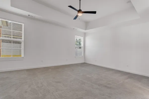 $469,900 | 200 Valleyview Lane, Oakland, TN 38060