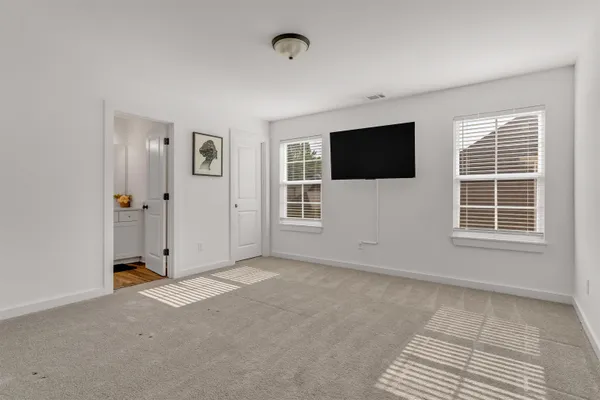 $469,900 | 200 Valleyview Lane, Oakland, TN 38060