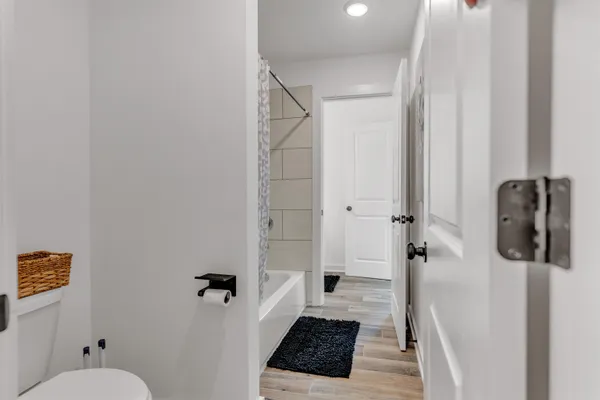 $469,900 | 200 Valleyview Lane, Oakland, TN 38060