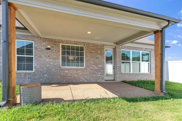 $469,900 | 200 Valleyview Lane, Oakland, TN 38060