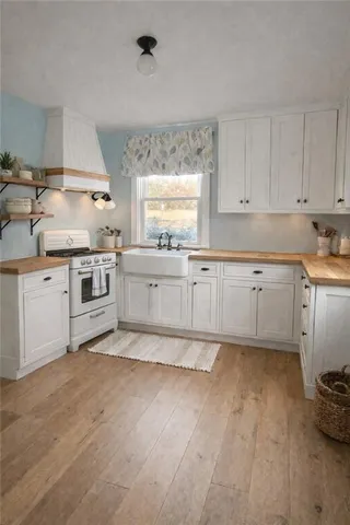 $234,900 | 201 Fairway Lane, Butler, PA 16002