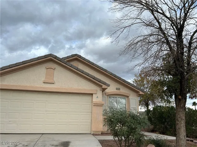 $1,850 | 9408 Moon Splash Court, Las Vegas, NV 89129