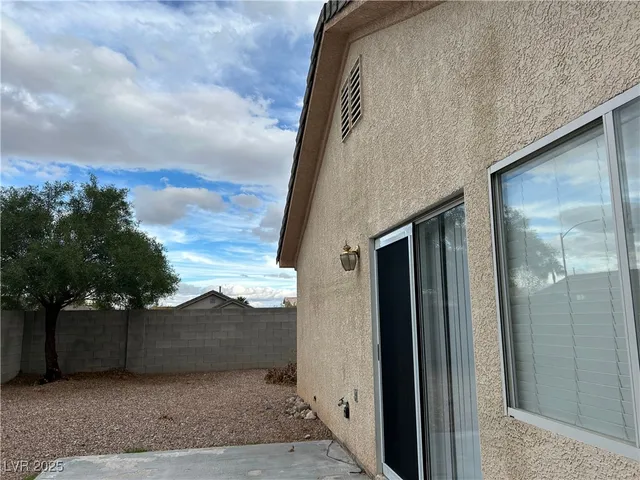 $1,850 | 9408 Moon Splash Court, Las Vegas, NV 89129