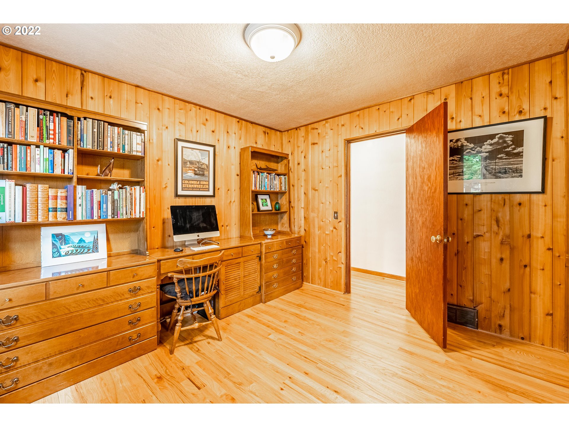 135 South Ridge Drive Portland, OR 97219 - Photo 16 of 32 a view of an entryway with wooden floor