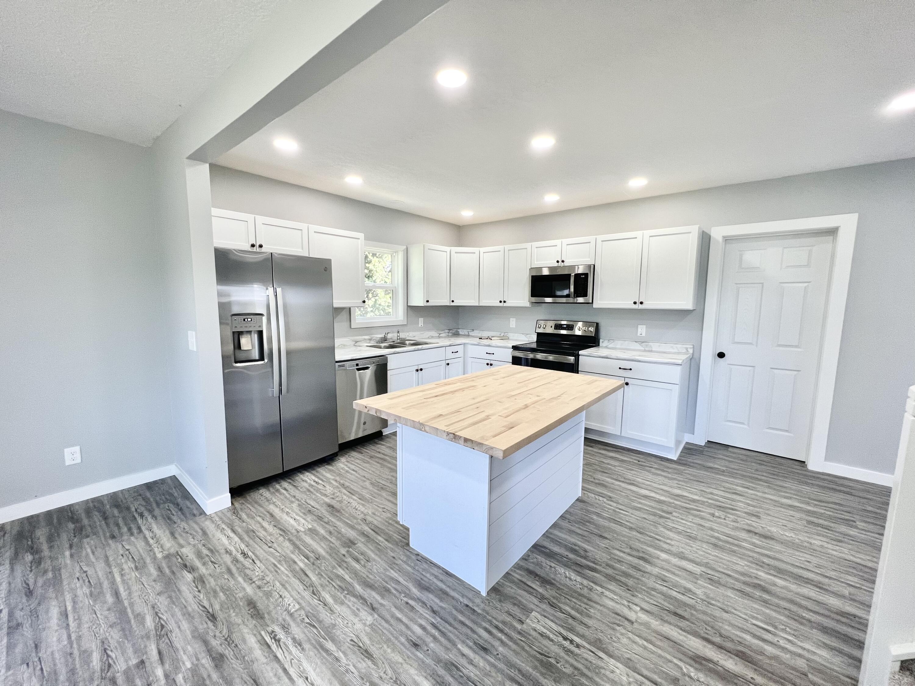 761 South Snow Prairie Road Bronson, MI 49028 - Photo 4 of 18 1F908D19-50EB-45B0-93CE-FBCA31CFB22D