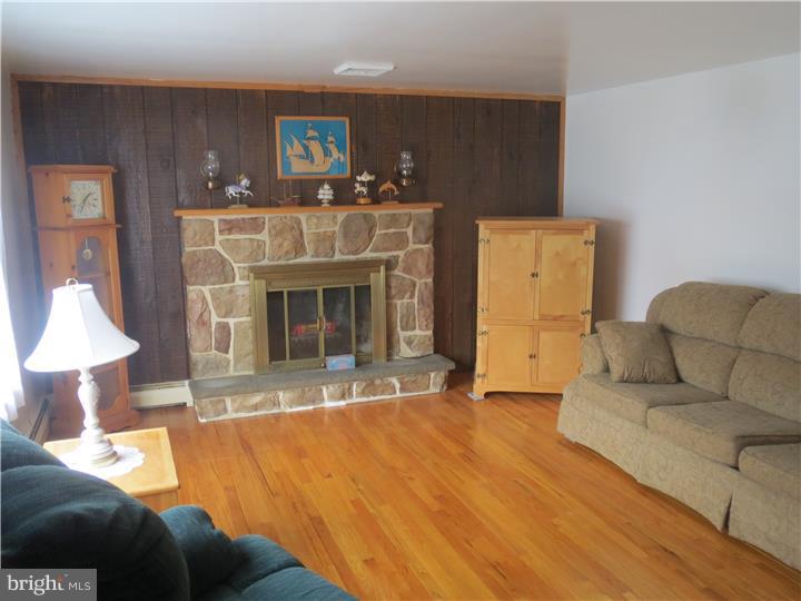 2091 Young Road Pottstown, PA 19465 - Photo 4 of 17
